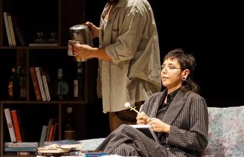 Un drammaturgo sull'orlo di una crisi di nervi